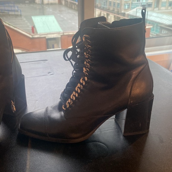 Wishbone Collection ankle boots. Size 9. Boots are in great shape. - Picture 3 of 4